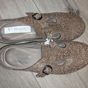 Skechers relaxed fit mules Size 9